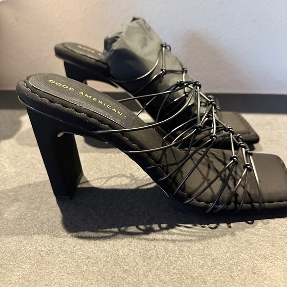 NWB - Good American Neoprene Caged Mule in Black - Picture 4 of 5